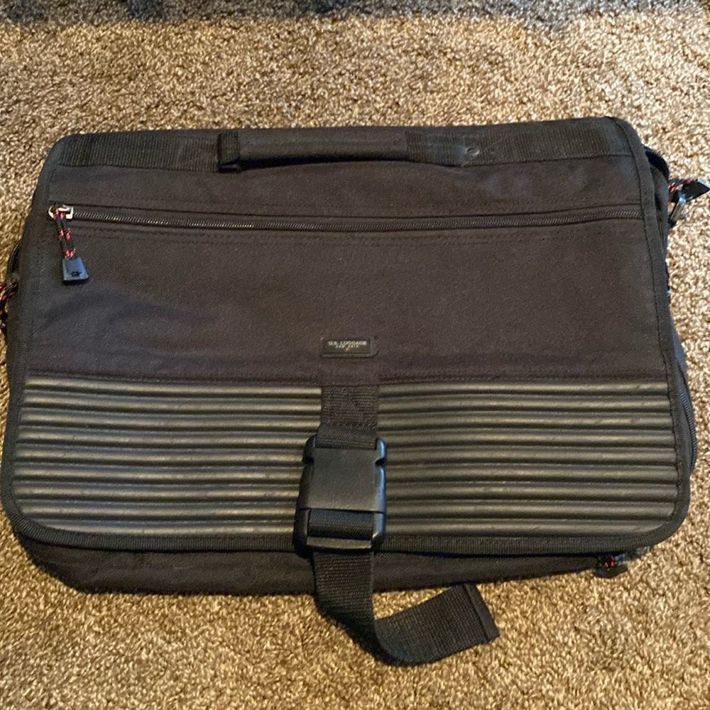 U.S. Luggage NY messenger bag computer bag color black